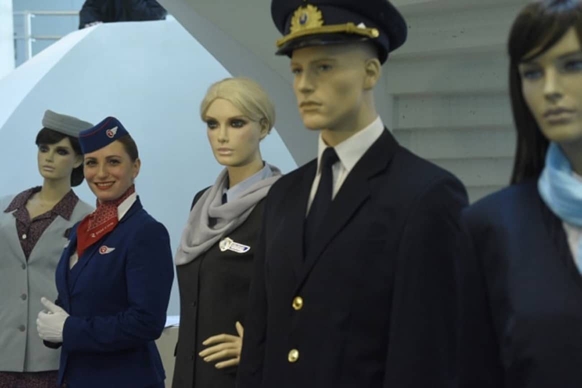 В «Пулково» открылась выставка форменной одежды авиаторов