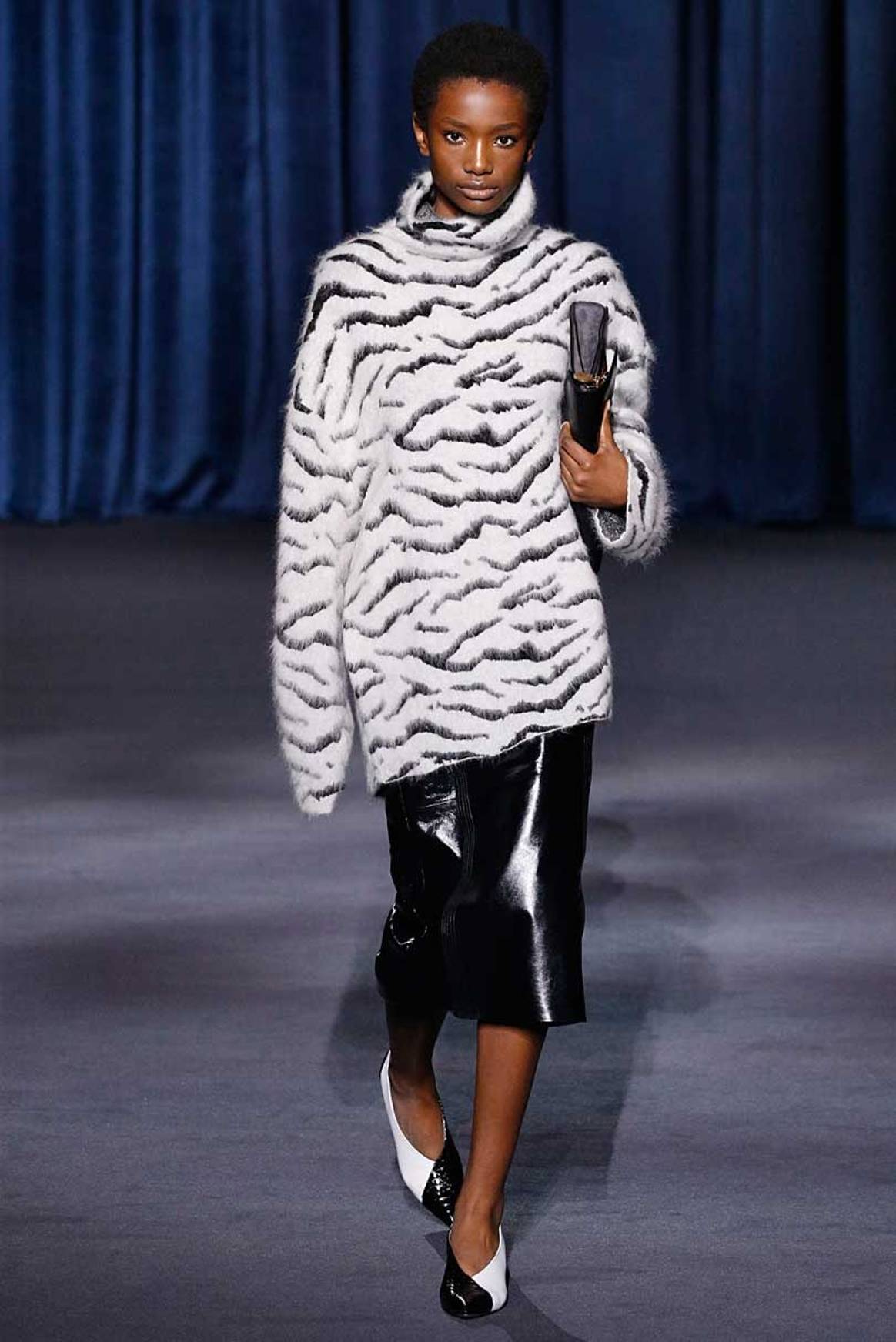 Fashion Week: Givenchy en fausse fourrure, Balenciaga bouscule les proportions