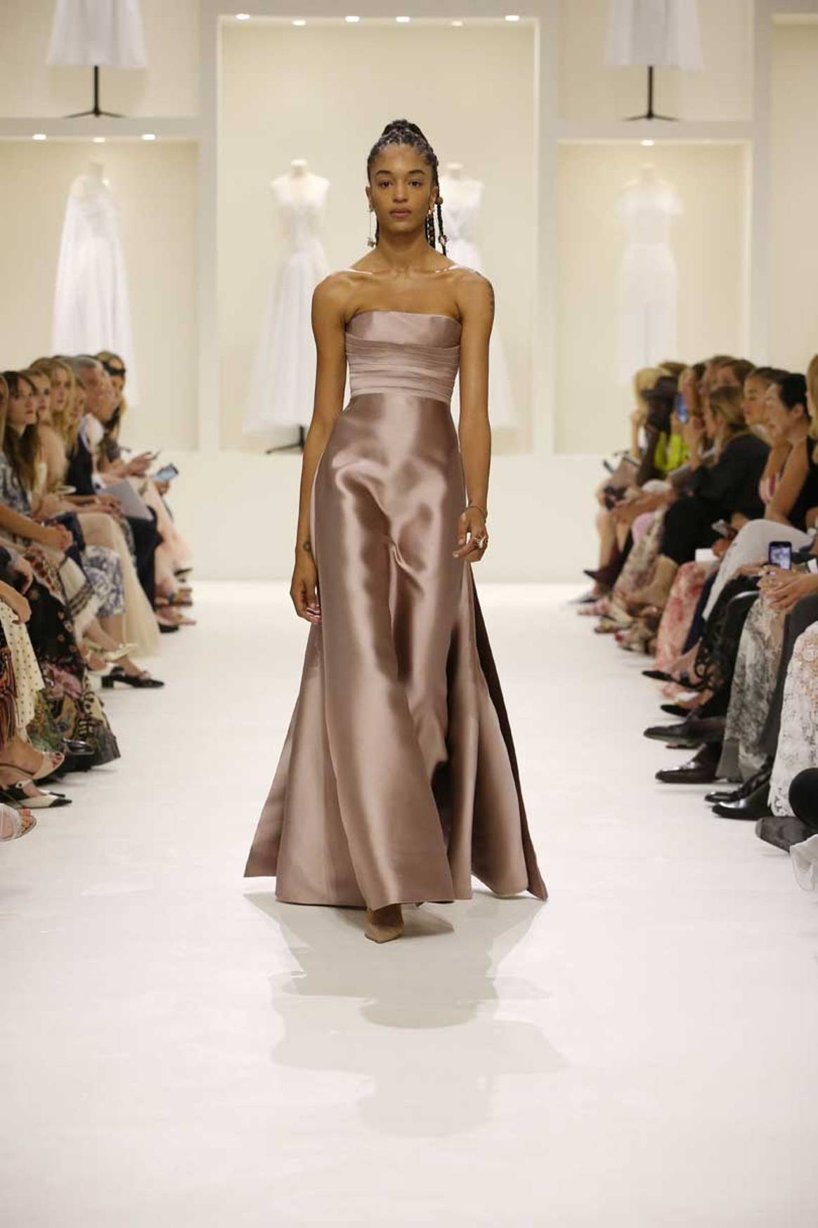 Dior bans Instagram bling at Paris haute couture week
