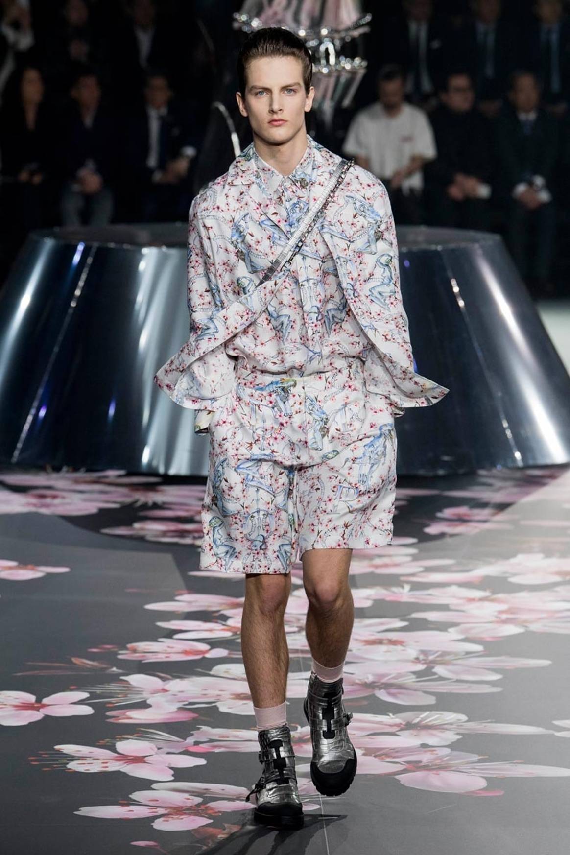 En images : le défilé Dior Homme pre-fall 2019 à Tokyo