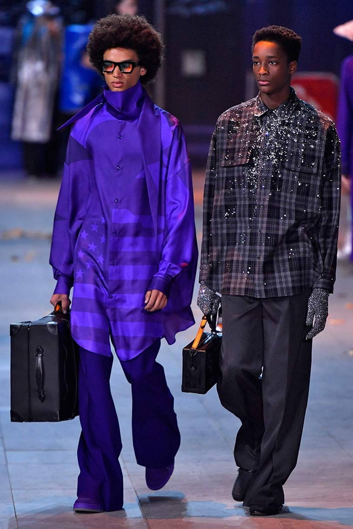 Широкие брюки, перчатки Майкла Джексона и плиссированные юбки для мужчин - Вирджил Абло для Louis Vuitton