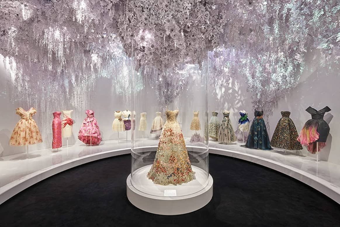 Binnenkijken: De ‘Christian Dior: Designer of Dreams’ tentoonstelling