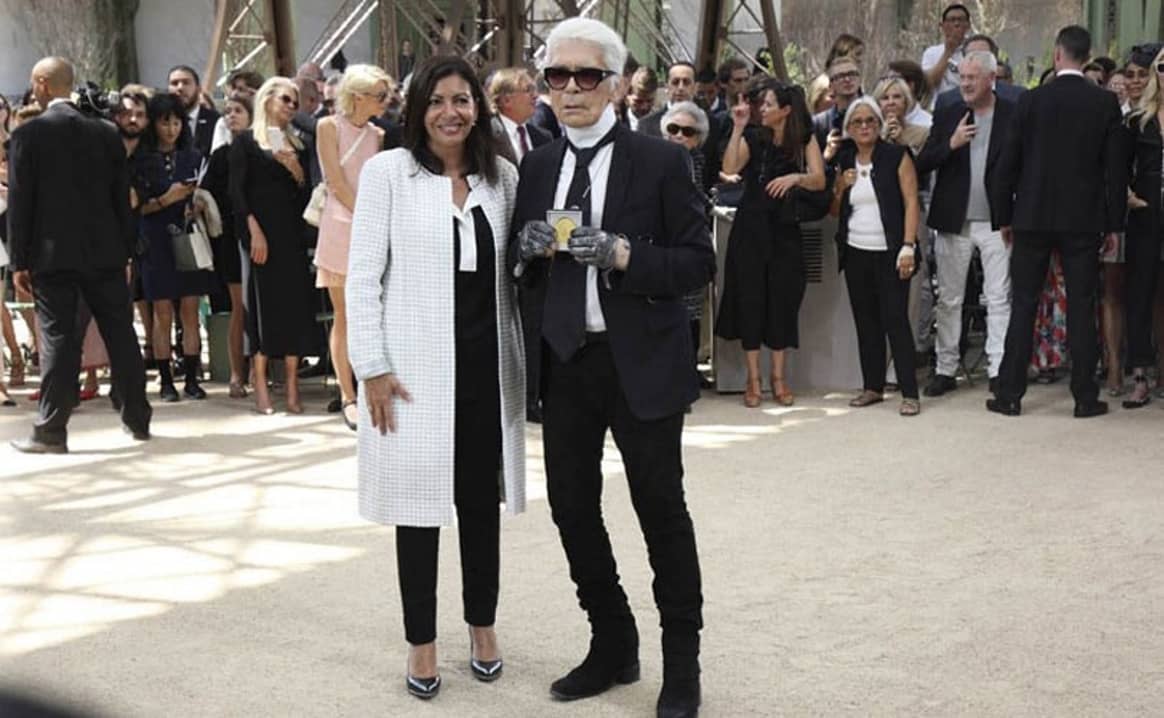 In Beeld: het leven en de carrière van Karl Lagerfeld