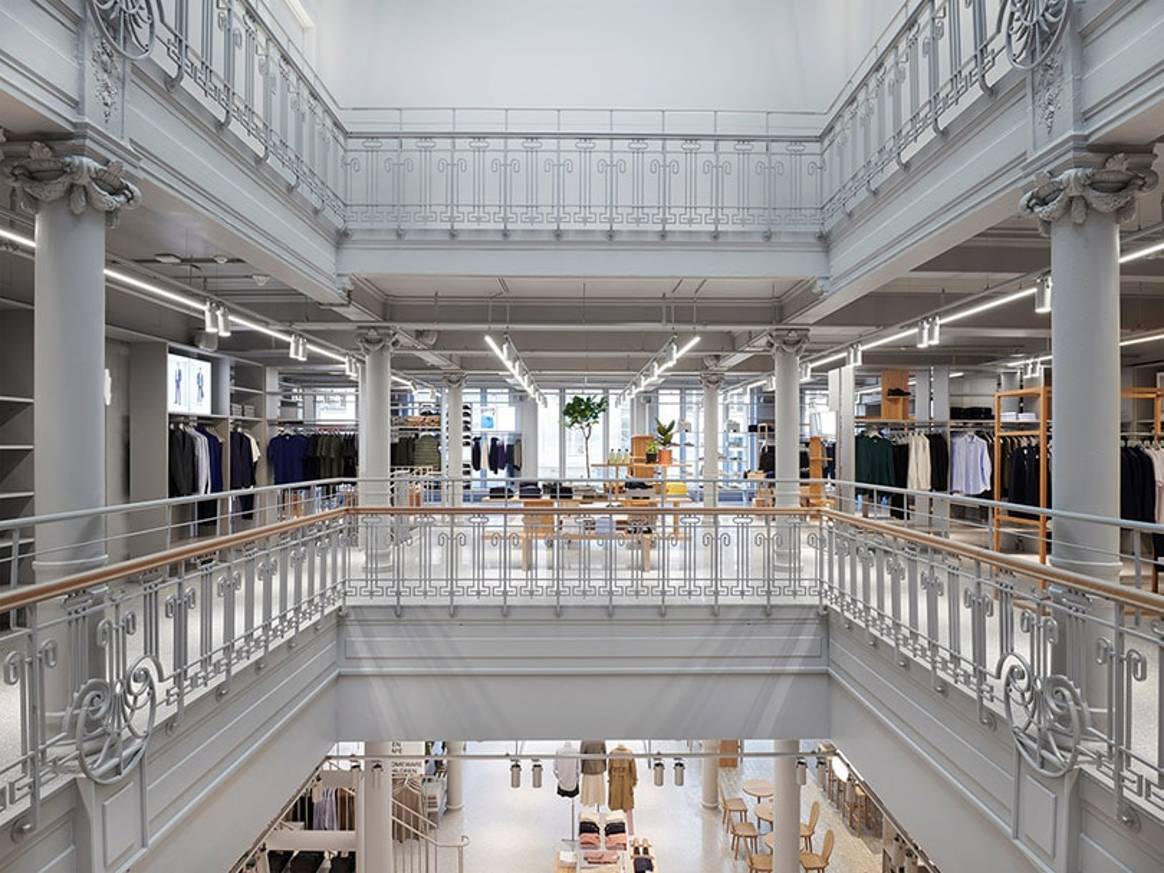 Binnenkijken: Zo ziet de Arket-winkel in Antwerpen eruit