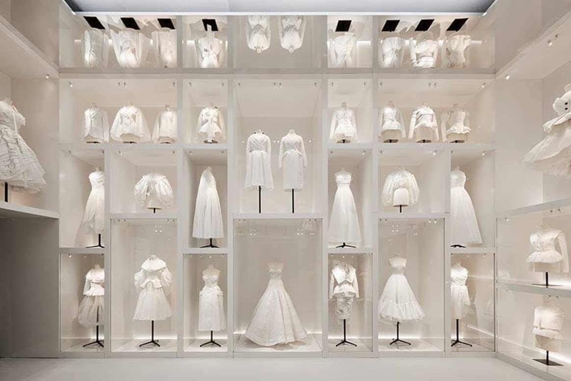 В Лондоне проходит масштабная выставка Christian Dior: Designer of Dreams