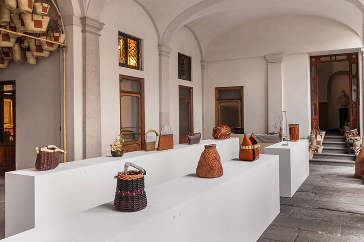 Loewe presenta su colección más artesanal en el Salone del Mobile de Milán