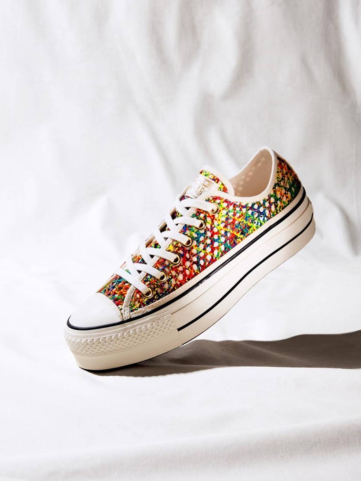 Converse cambia de piel y se pasa al crochet