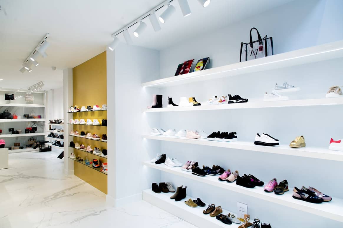 Luxe schoenenwinkel DeRodeLoper: “Schaarste maakt sneakers gewild”