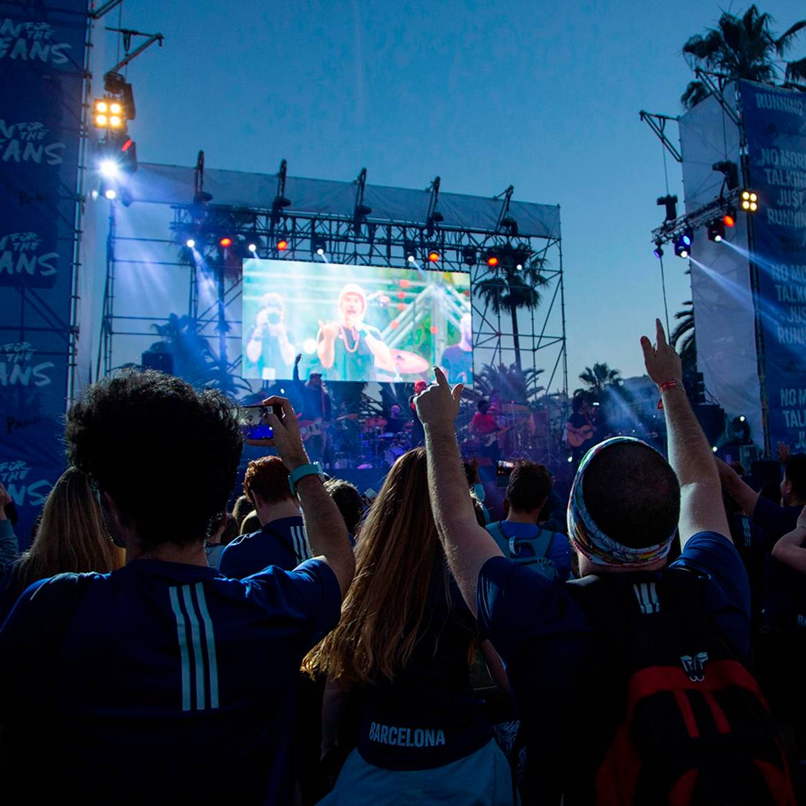 Adidas reune en Barcelona a 3000 corredores contra el plástico