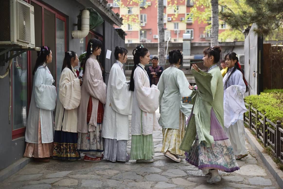 Back to the Hanfu-ture: Young Chinese revive ancient fashion