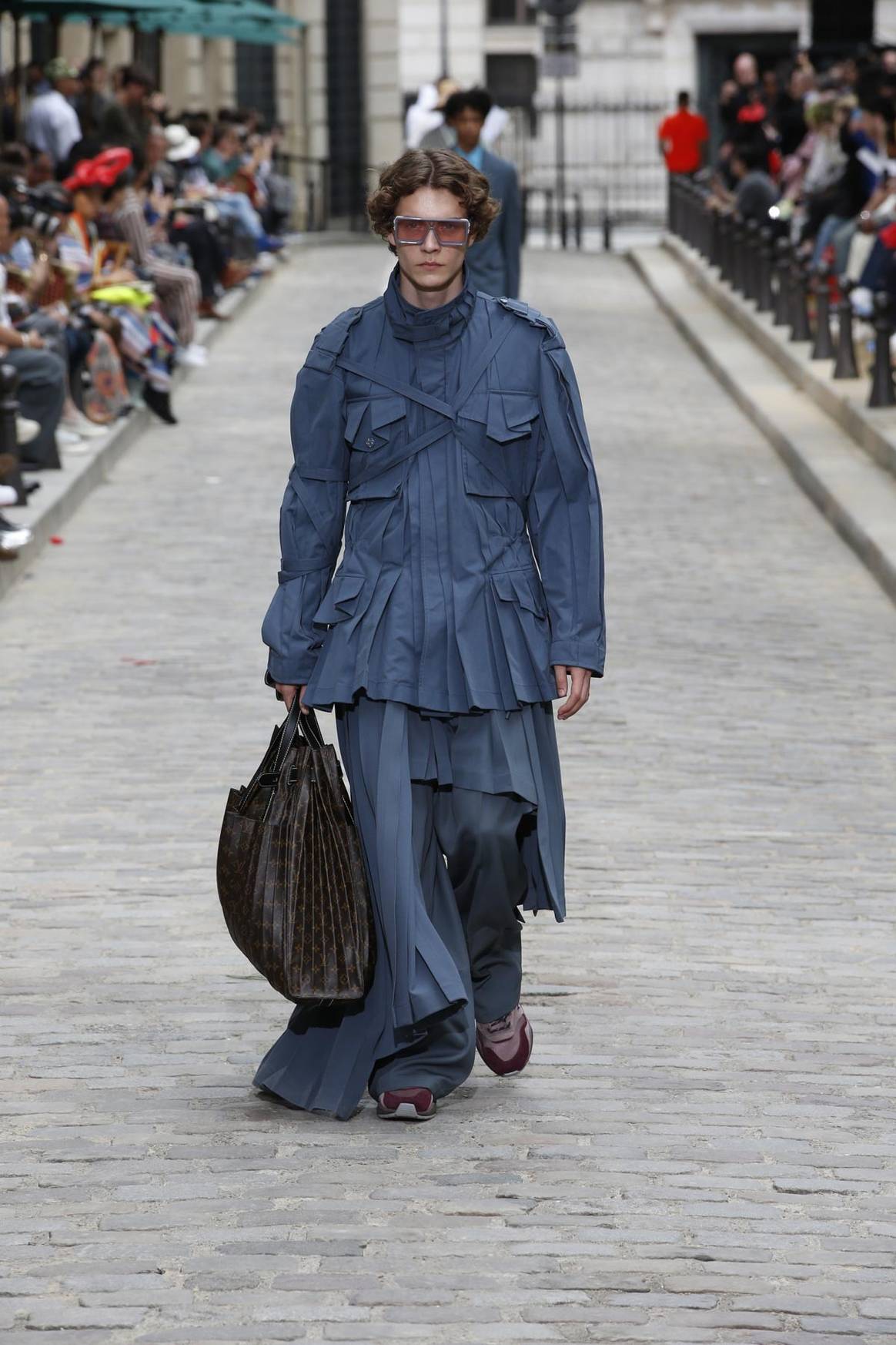 Paris Fashion Week Homme : défilés floraux chez Vuitton et Dries van Noten