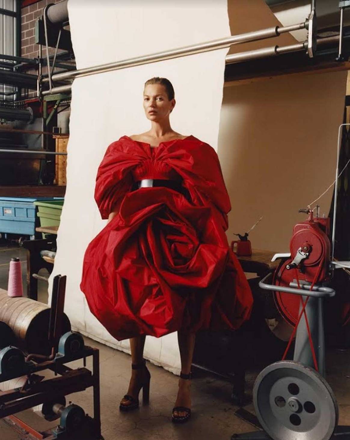 En image : Kate Moss pose pour la campagne AH19 d'Alexander McQueen