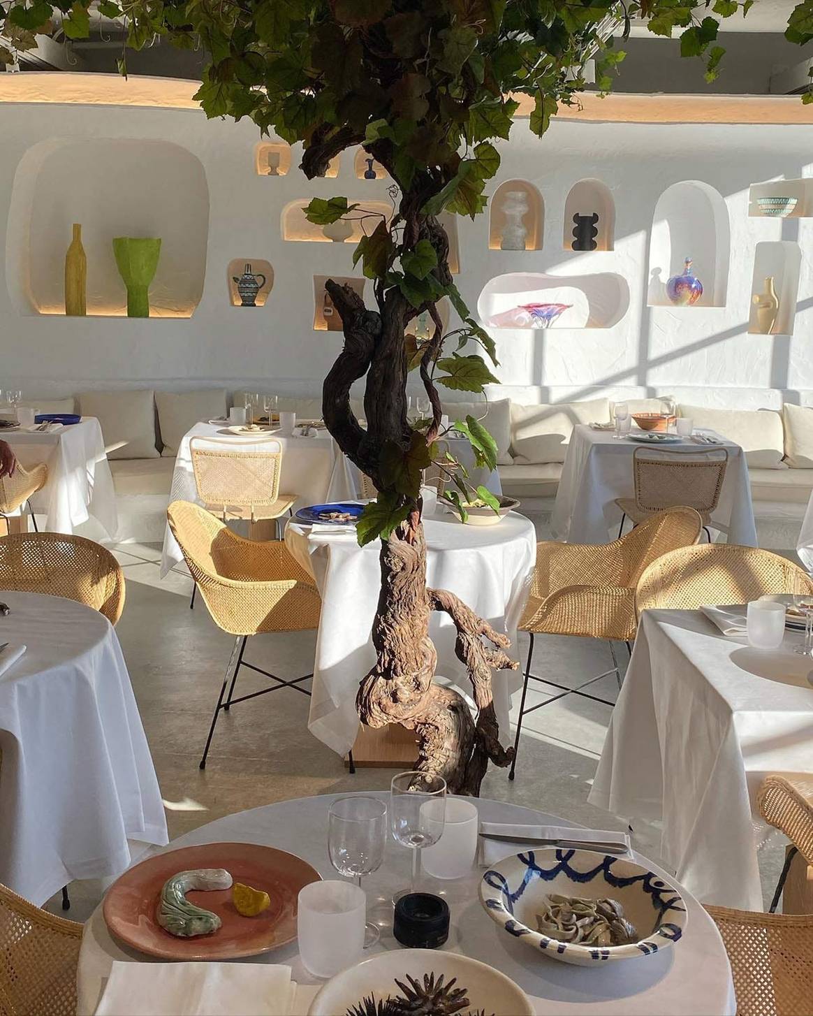 Así es Oursin, el nuevo restaurante diseñado por Jacquemus