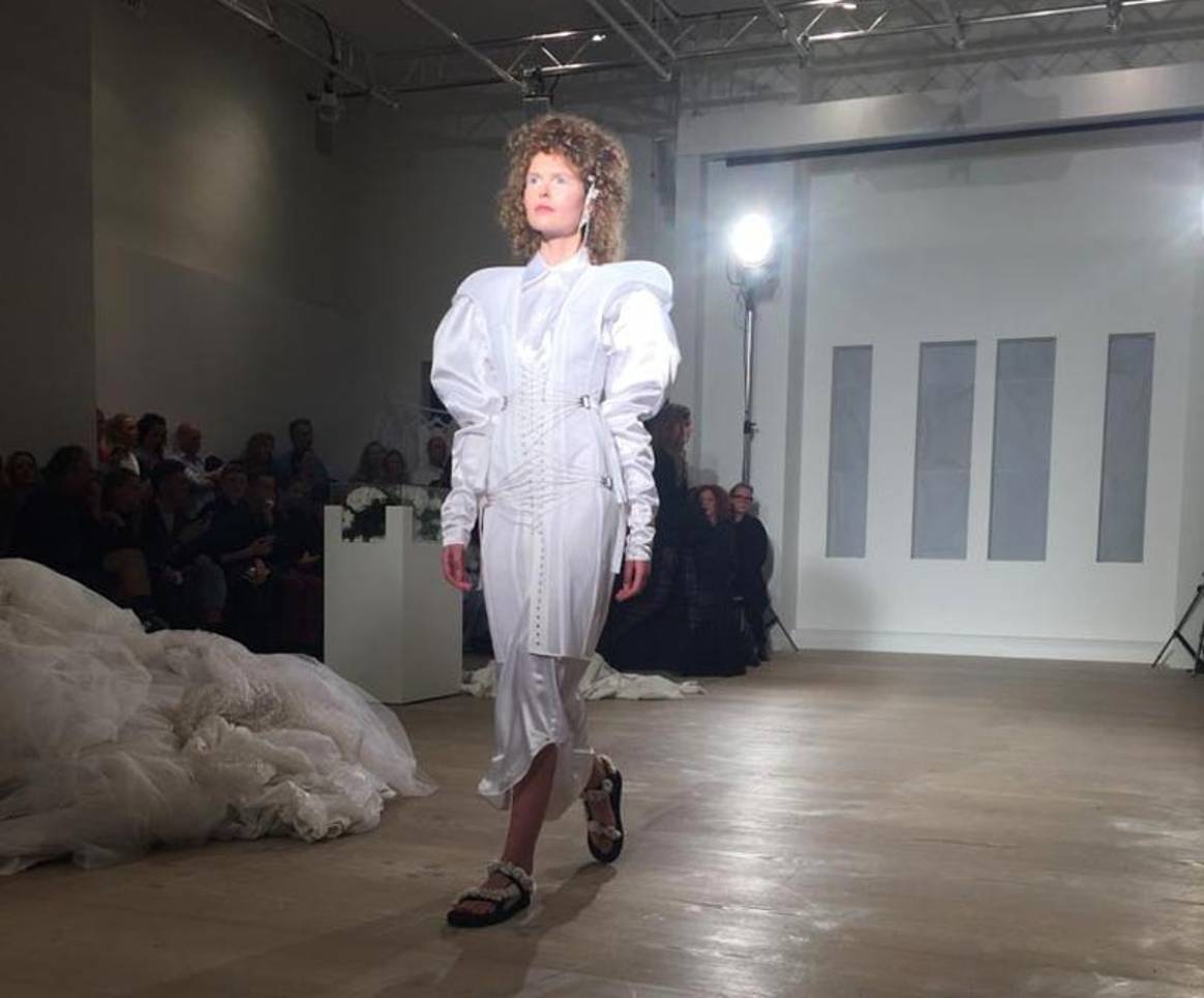 Tesswithlotte laat publiek wegdromen bij demi-couture van vintage trouwjurken