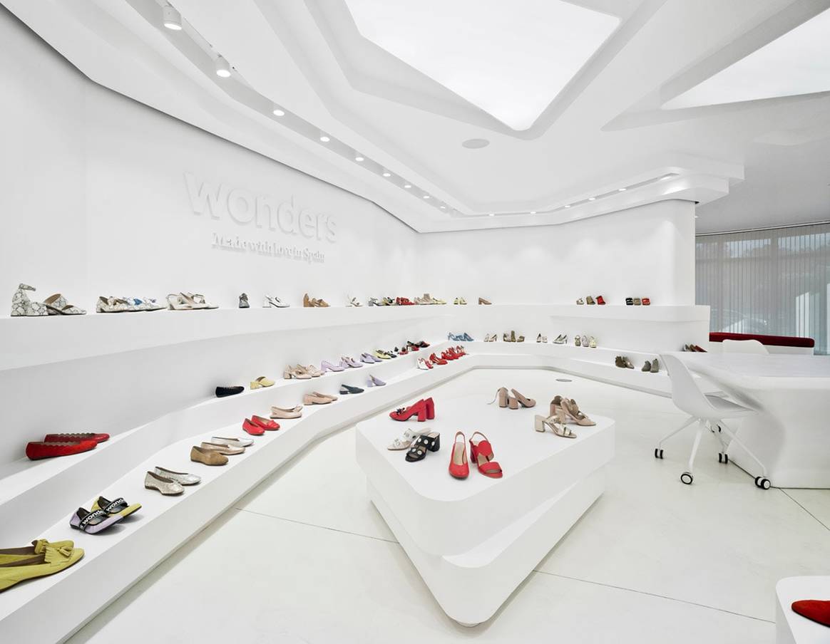 Minimalismo orgánico: nos adentramos en el nuevo showroom de zapatos Wonders