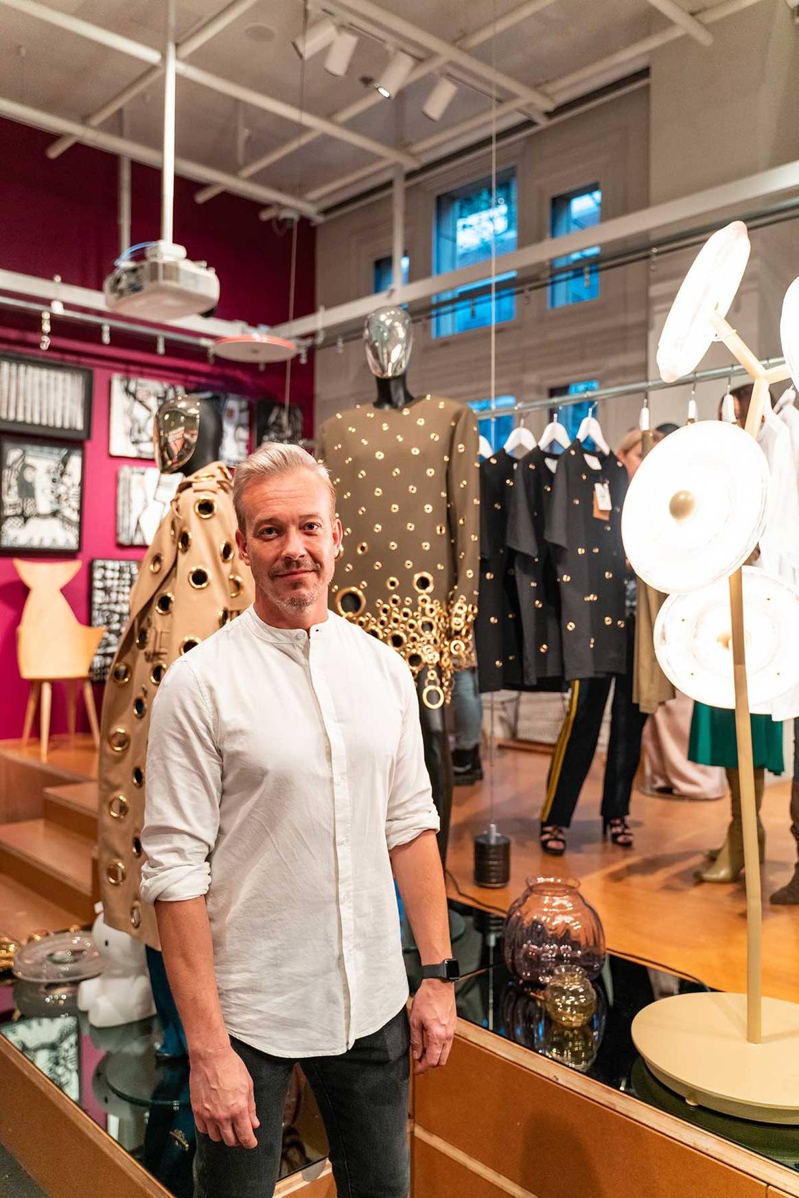 Claes Iversen vertaalt couture collectie naar T-shirt collectie