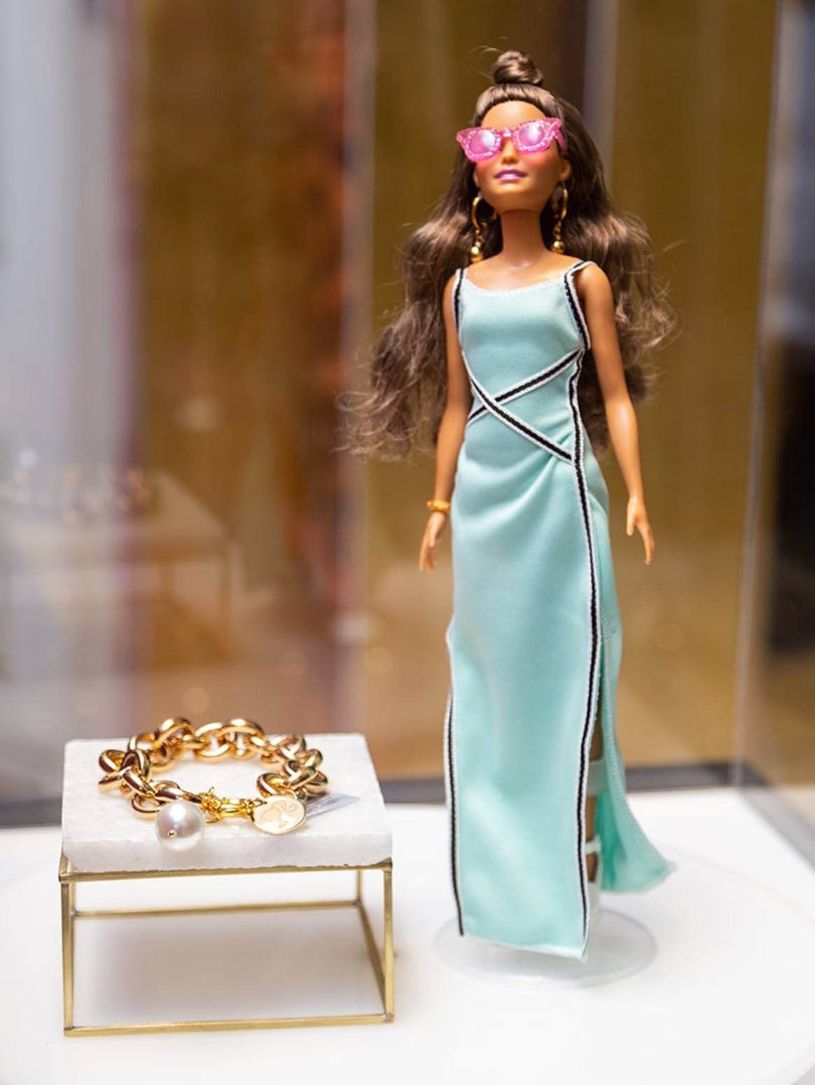 Daniel Espinosa presenta una colección dedicada a la muñeca Barbie