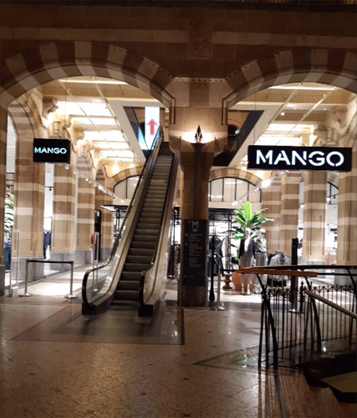 Mango agrandit et rénove sa boutique à Amsterdam