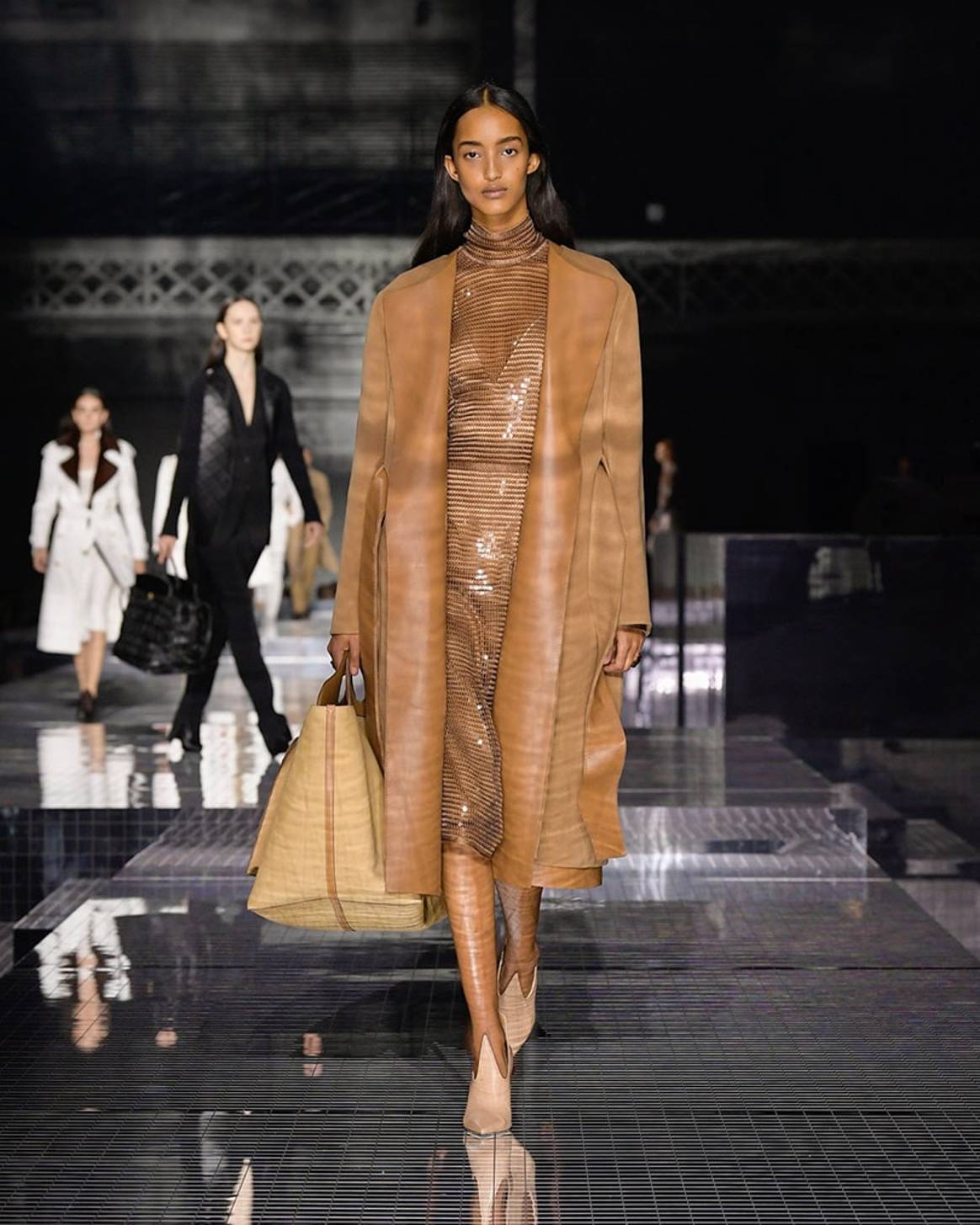 Personal y rompedora: Riccardo Tisci conquista la Semana de la Moda de Londres