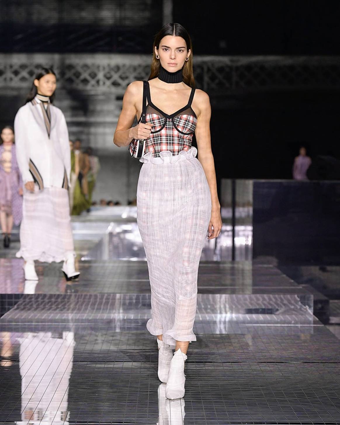 Personal y rompedora: Riccardo Tisci conquista la Semana de la Moda de Londres