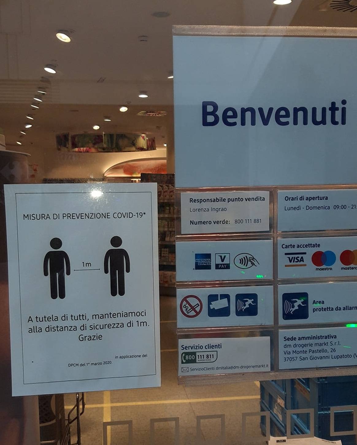 Coronavirus: chiudono i negozi e diventa virale l'hashtag andrà tutto bene