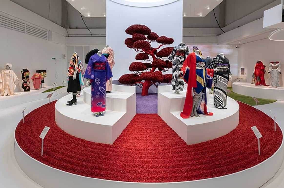 V&A opens Kimono fashion exhibition