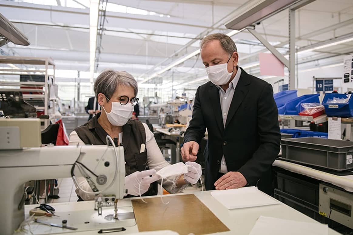 Louis Vuitton réouvre ses ateliers de production pour fabriquer des masques