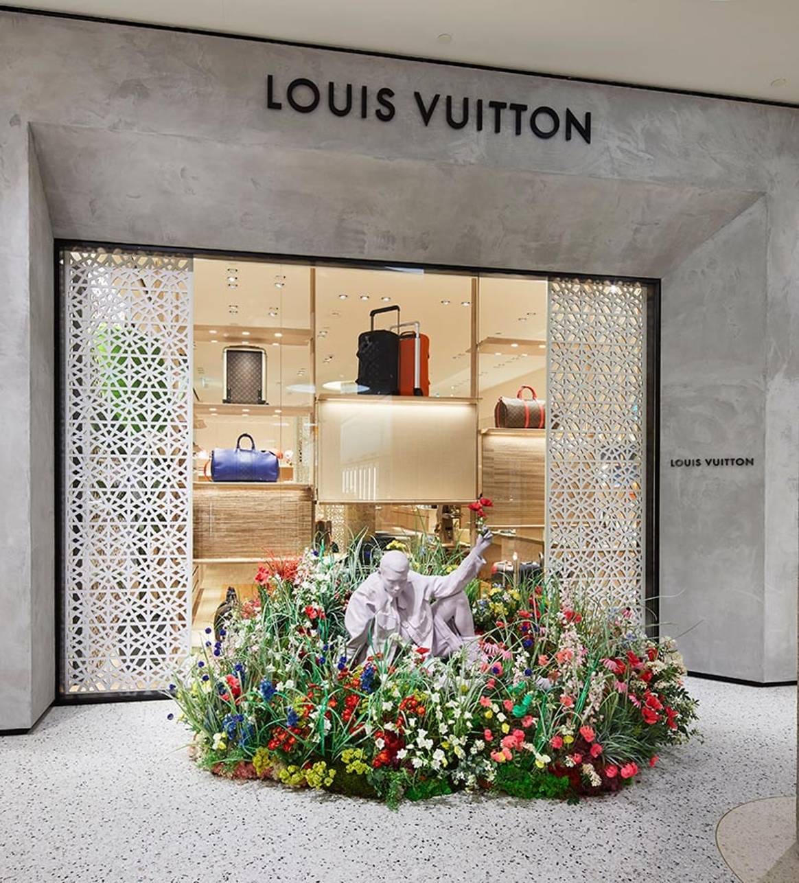 Binnenkijken bij de nieuwe Louis Vuitton boetiek in Rotterdamse Bijenkorf
