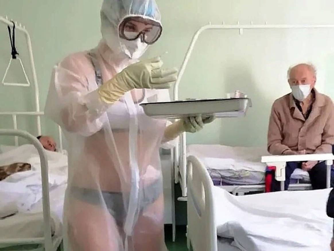 Тульская "медсестра в купальнике" стала лицом модного бренда