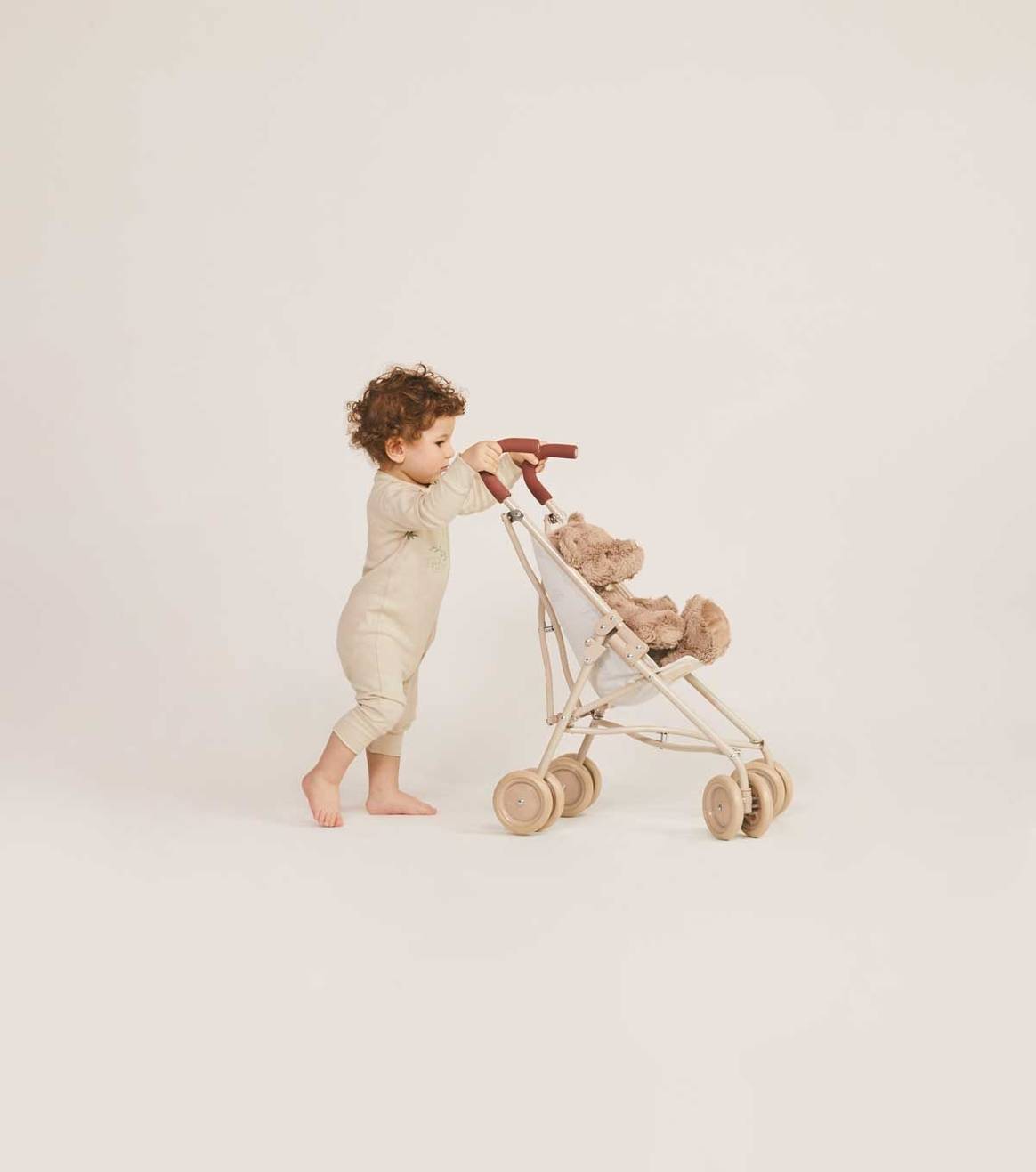 Alena Akhmadullina выпустила первую детскую коллекцию - с Happy Baby