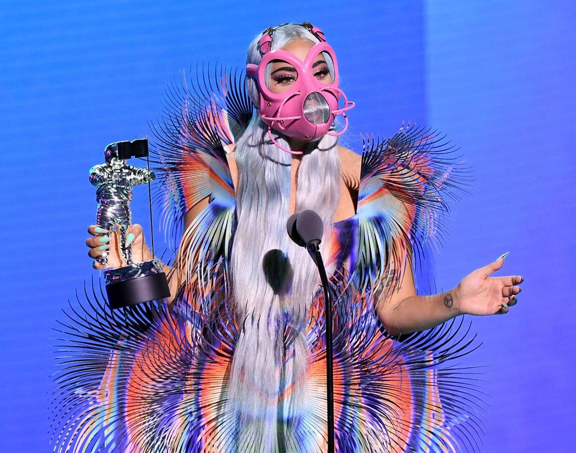 Kijken: Lady Gaga draagt Iris van Herpen tijdens de VMA’s