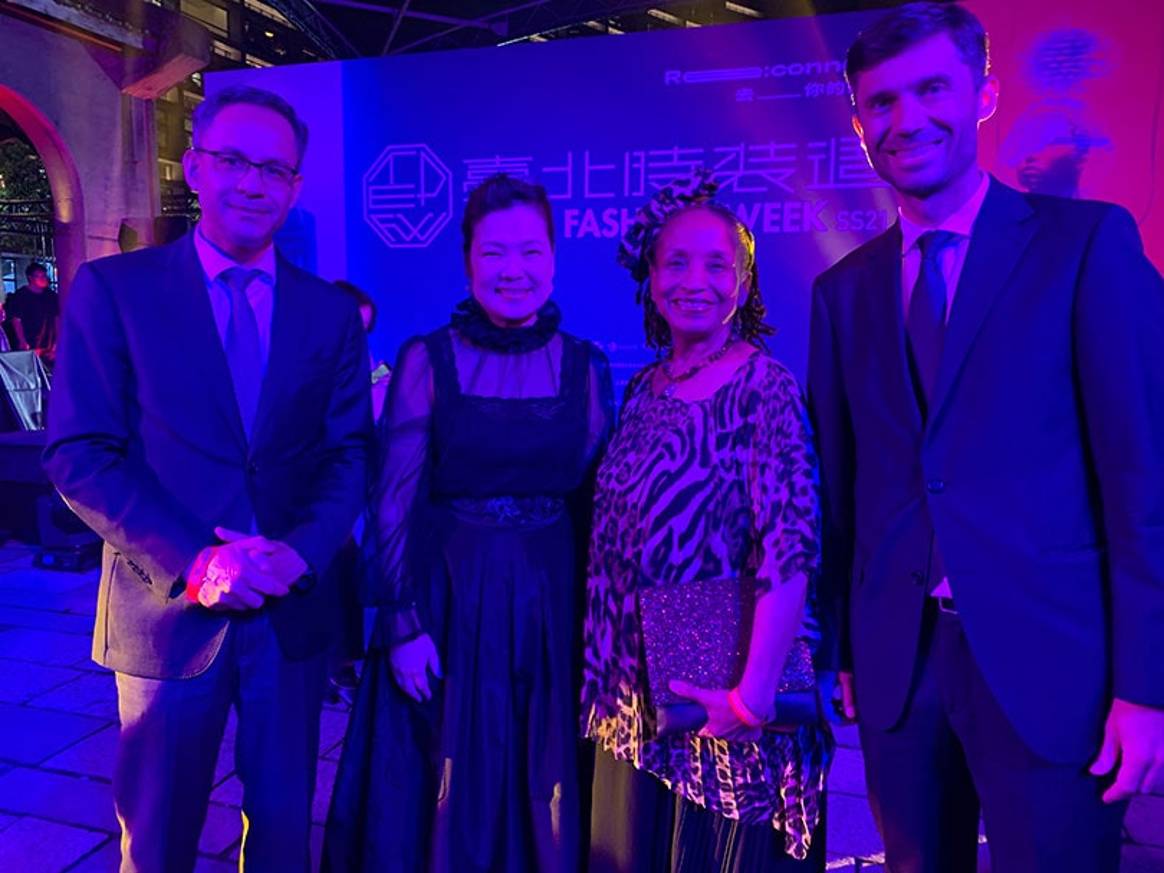 Guido Tielman, Representative and Head of
Mission from the Netherlands Office Taipei at the opening of Taipei Fashion
Week on Oct 6 where he joined the Minister of Economic Affairs, Wang
Mei-Hua and the Minister of Culture, Lee Yung-Te