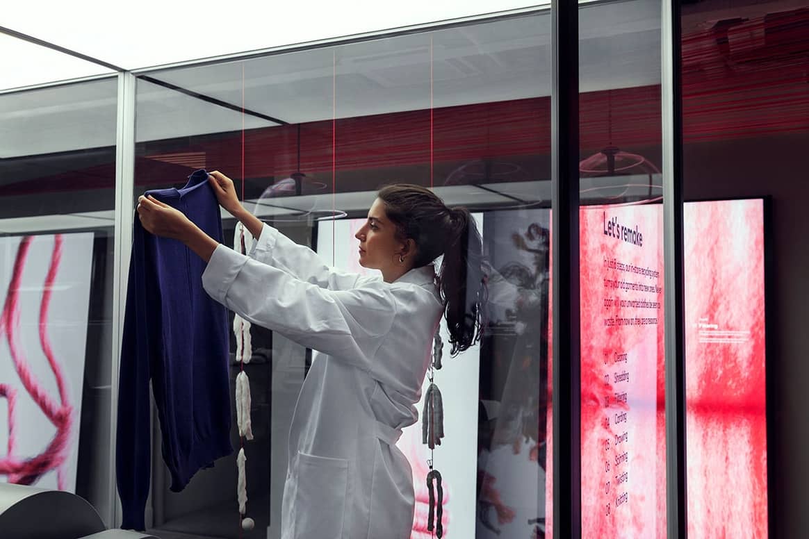H&M permitirá a sus clientes de tienda reciclar sus prendas viejas en nuevas “en tan solo unas horas”