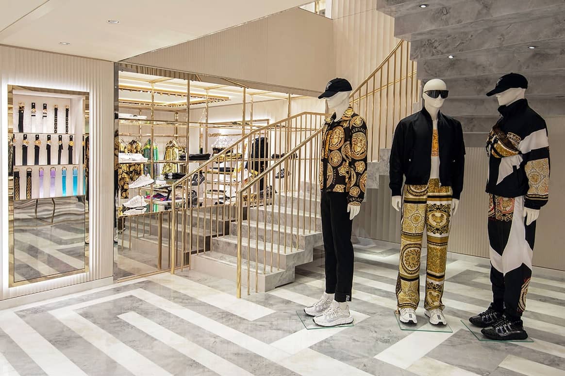 En image : Versace ouvre un flagship à Paris