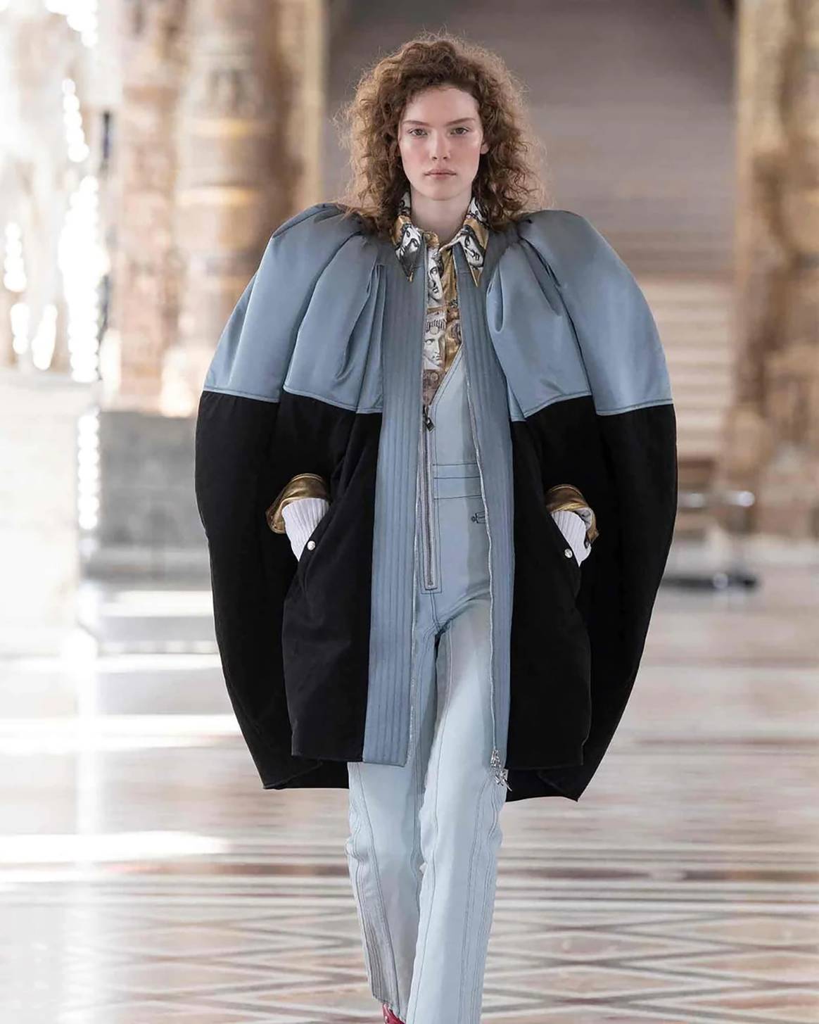 Louis Vuitton cierra Paris Fashion Week con un desfile en el Museo del Louvre al ritmo de Daft Punk