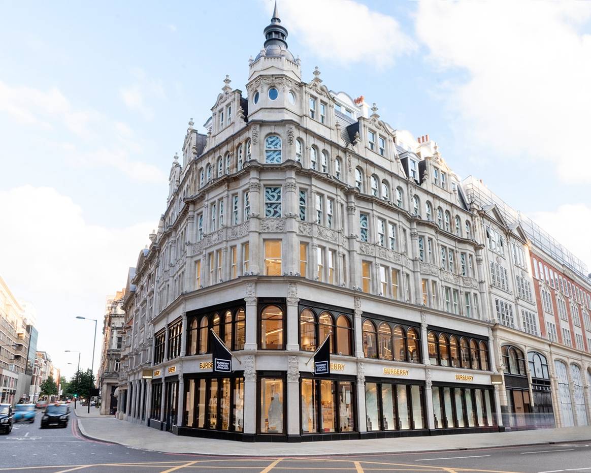 Más “british”, más lujo: Burberry abre las puertas de su nueva flagship de Londres
