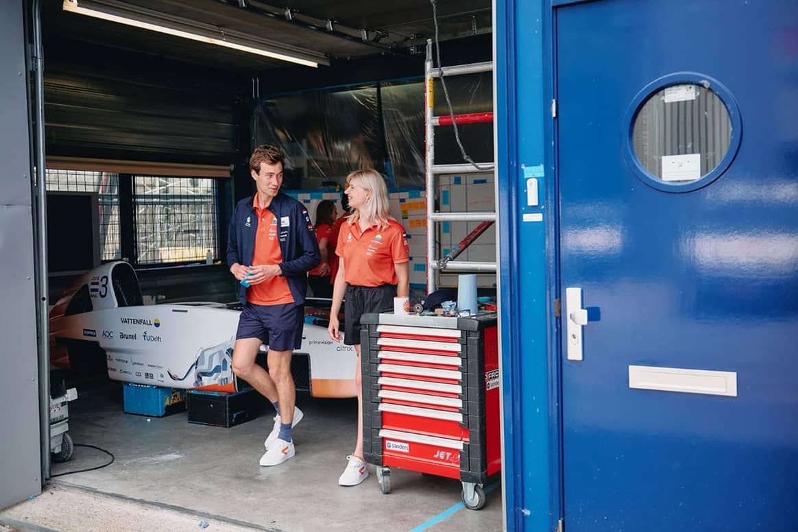 UNIQLO Nederland kleedt Vattenfall Solar Team in Sports Utility Wear-collectie om prestaties te optimaliseren