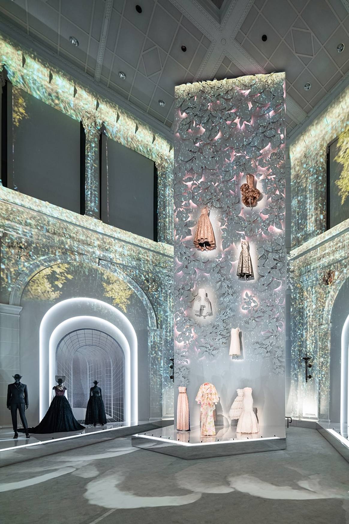 In Bildern: New Yorker Brooklyn Museum feiert Mode-Designer Christian Dior