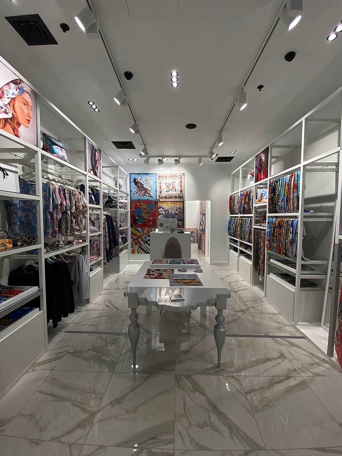 Radical Chic открыл магазин в ТГ "Модный сезон"