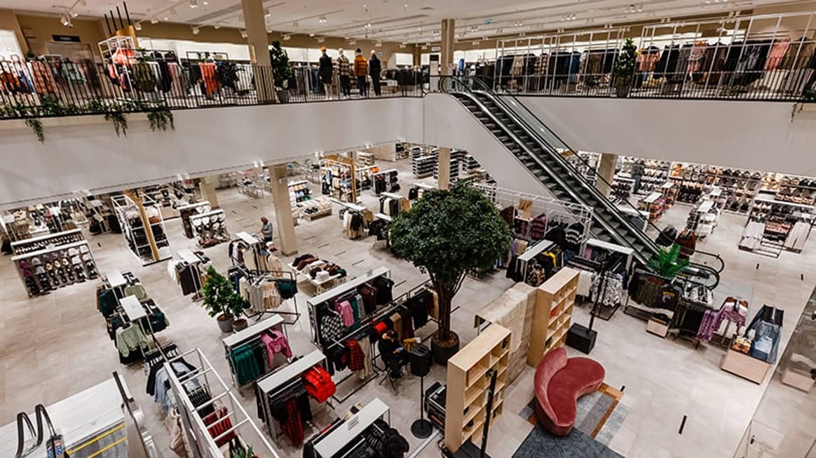 Как выглядит самый большой H&M в России: фото
